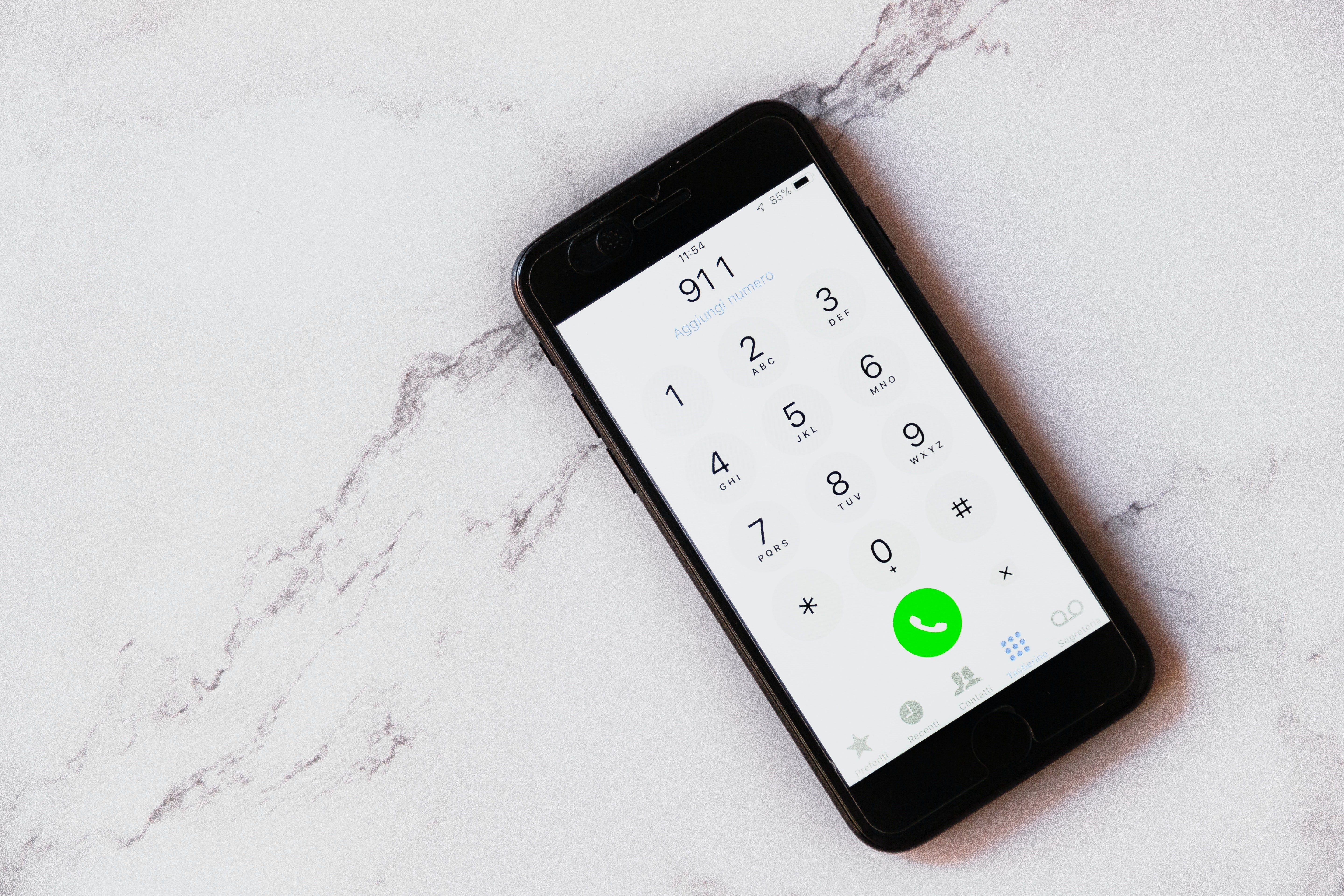 Cell phone dialing 911